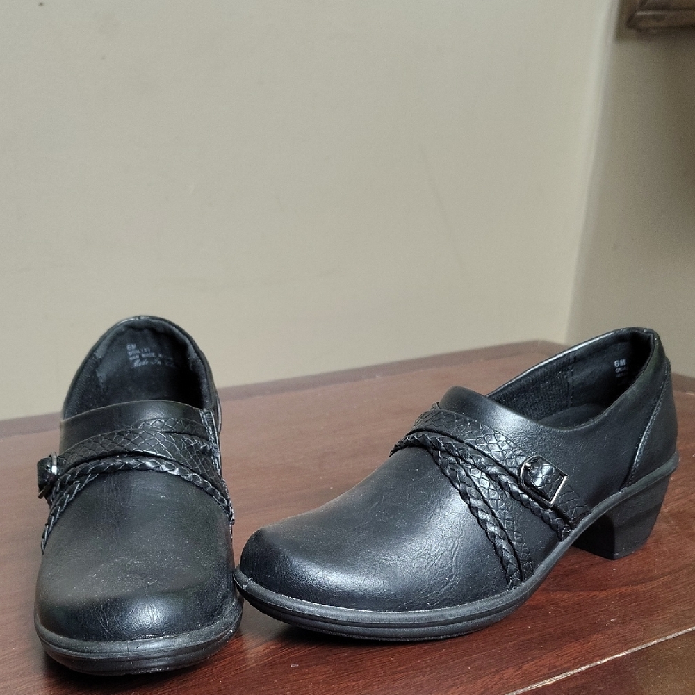 Easy Street Comfort Weave Black Slip-on Shoes Size 6M